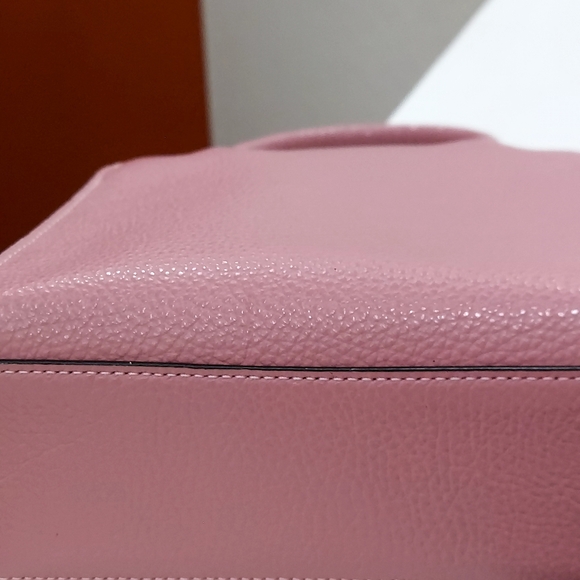 Coach Mini Crossbody (NWOT) Never Used. New. Price Is Negotiable - Picture 7 of 17